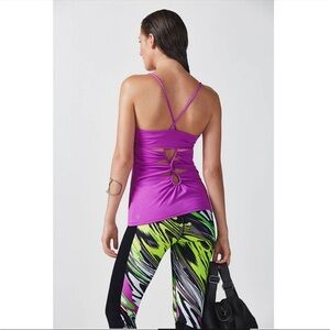 Fabletics Bailey Freesia activewear yoga athleisure cutout back tank top Sz L